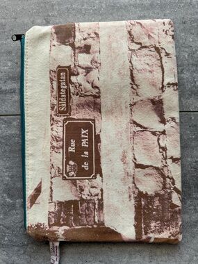 ST BARTH LINEN SILKSCREEN POUCH BAG